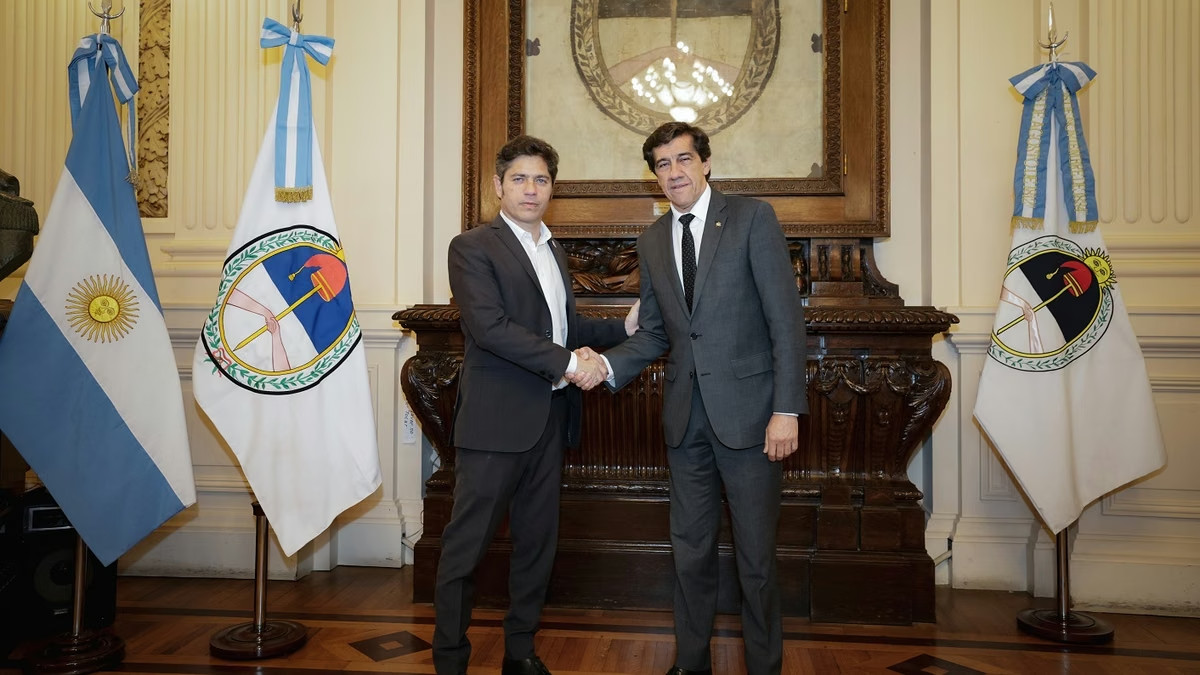 Junto al gobernador estuvieron varios de los integrantes de su Gabinete