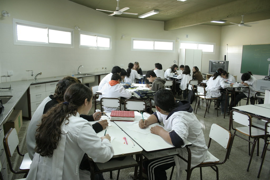 Máximo Kirchner y Mayra Mendoza se reunieron con estudiantes de Magdalena - La Noticia Web